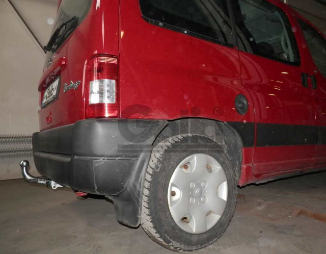 Фаркоп швидкознімний Citroen Berlingo 1996-2011 #1