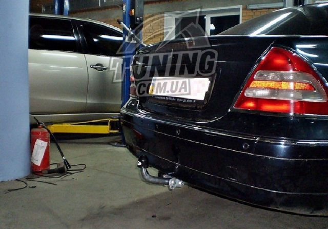 Фаркоп знімний Mercedes C-Class W203 2000-2007 (седан) #1