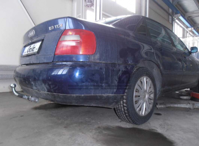 Фаркоп швидкознімний Audi A4 1994-2000 (седан, універсал) #4