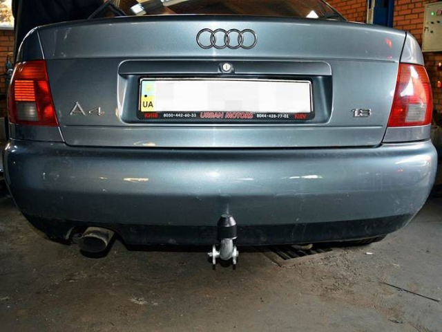 Фаркоп знімний Audi A4 1994-2000 (седан, універсал) #1