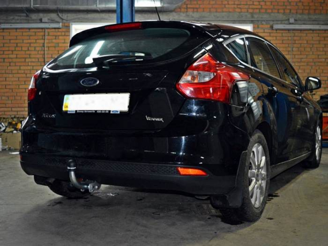 Фаркоп знімний Ford Focus III 2011-2018 (хетчбек) #1