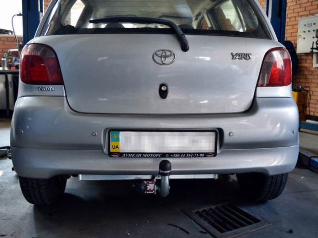 Фаркоп знімний Toyota Yaris 1999-2006 (хетчбек) #1