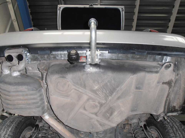Фаркоп знімний Mercedes C-class W202 1993-2000 (седан) #4