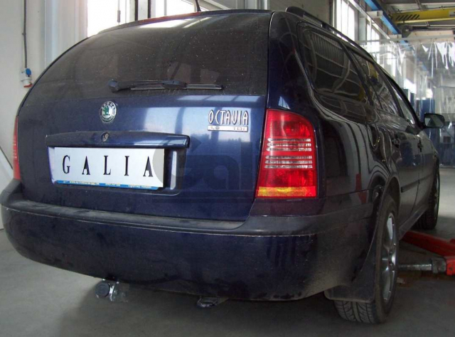 Фаркоп швидкознімний Skoda Octavia A4 1996-2010 (седан, універсал) окрім 4Х4 #9
