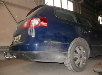 Фаркоп швидкознімний Volkswagen Passat B6 2005-2010 (седан, універсал)